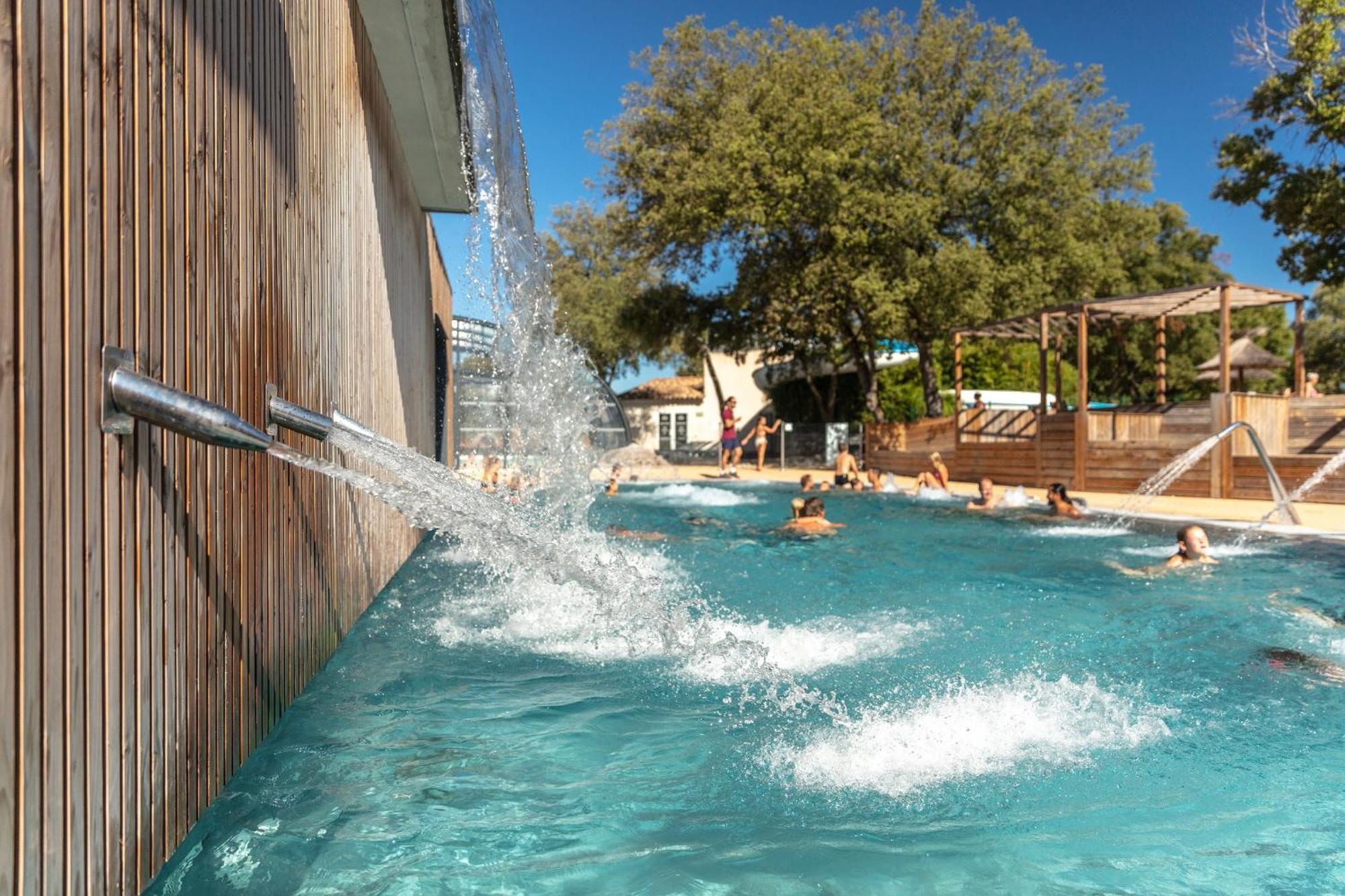 Camping Les Pres Du Roi Sommières Exterior foto
